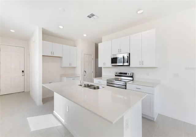 4th image of 9129 Wildlight Trl, Wildwood, FL 34785 | MLS# O6415018
