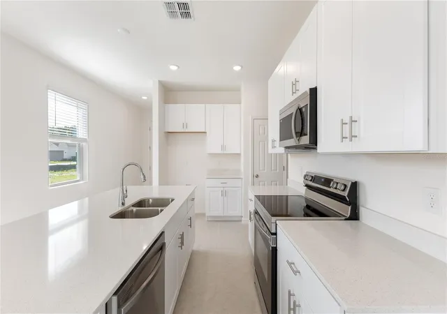 5th image of 9129 Wildlight Trl, Wildwood, FL 34785 | MLS# O6415018