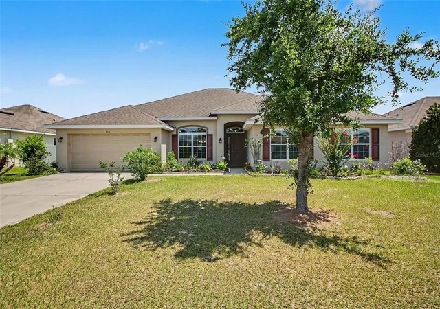 1st image of 503 W Leah Ct, Fruitland Park, FL 34731 | MLS# O6415019