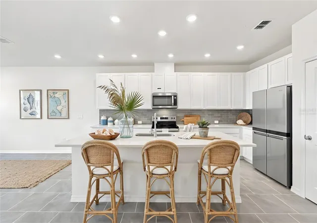 Photo 3 of Townhouse for sale at 6355 Jensen View Ave, Apollo Beach, FL 33572 | MLS# TB8517052 | Listing updated on 2026-10-10