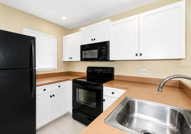 4th image of 25100 Sandhill Blvd #J-201, Punta Gorda, FL 33983 | MLS# C7527077