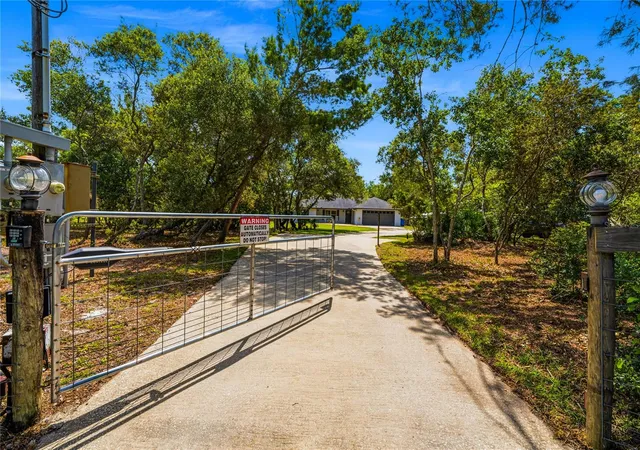 Homes for sale in Lake Helen, FL | 135 Linda Sue Dr, Lake Helen, FL 32744 | MLS# V4949539