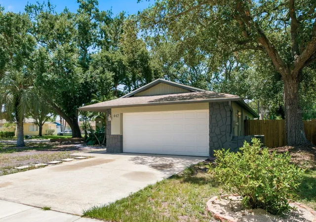 Photo 3 of Single family home for sale at 442 Evergreen Dr, Oldsmar, FL 34677 | MLS# TB8517079 | Listing updated on 2026-09-28