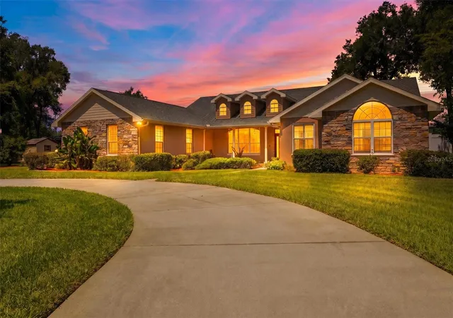 Homes for sale in Fort Meade, FL | 615 N Oak Ave, Fort Meade, FL 33841 | MLS# L4962580
