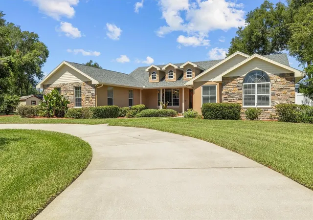 Homes for sale in Fort Meade, FL | 615 N Oak Ave, Fort Meade, FL 33841 | MLS# L4962580