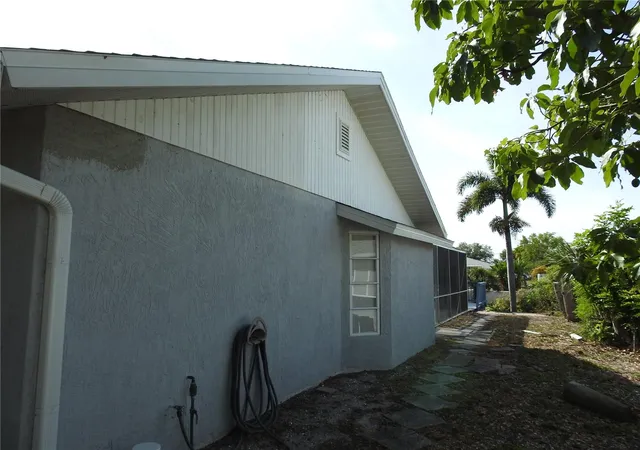 2nd image of 2132 Pennsylvania Ave, Englewood, FL 34224 | MLS# C7527086