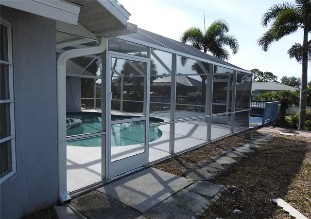 3rd image of 2132 Pennsylvania Ave, Englewood, FL 34224 | MLS# C7527086