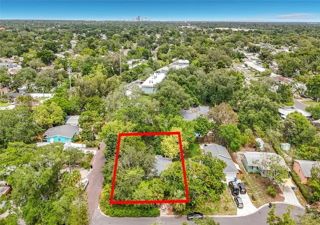 Photo 1 of Single family home for sale at 6330 Emerson Ave S, St Petersburg, FL 33707 | MLS# L4962583 | Listing updated on 2026-08-25