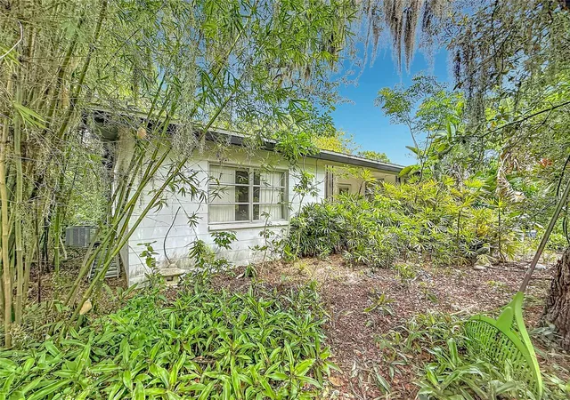 Photo 3 of Single family home for sale at 6330 Emerson Ave S, St Petersburg, FL 33707 | MLS# L4962583 | Listing updated on 2026-08-25
