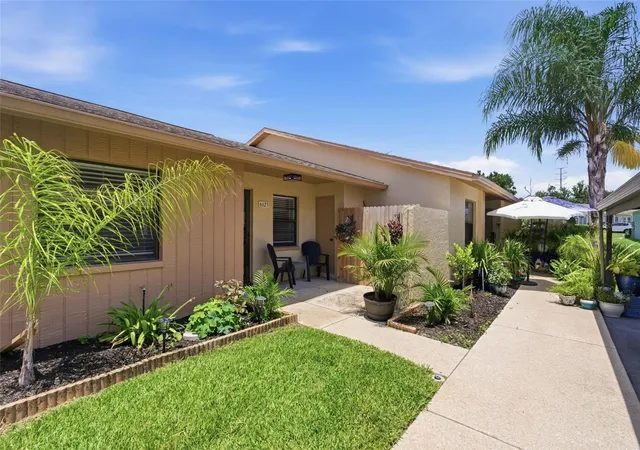 Homes for sale in Zephyrhills, FL | 6623 Aspen Ct, Zephyrhills, FL 33542 | MLS# TB8517136