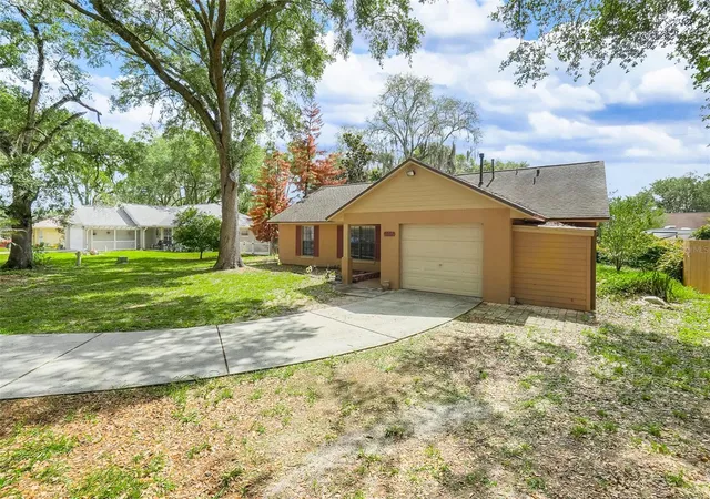 2nd image of 207 Howard Ct, Mascotte, FL 34753 | MLS# GC541021