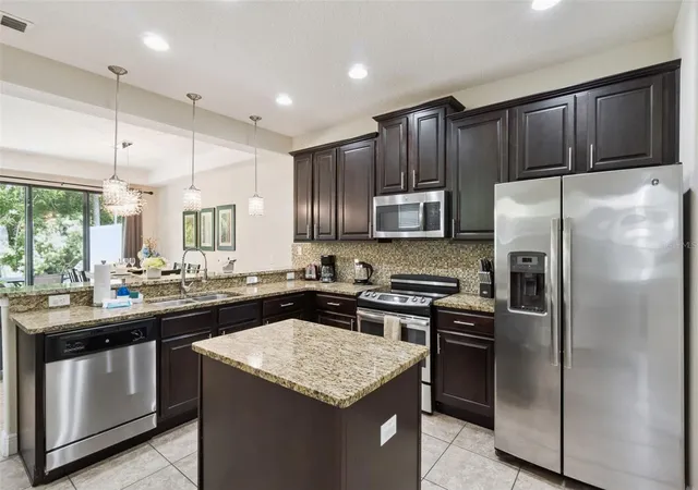 Photo 3 of Townhouse for sale at 8137 Roseville Rd, Davenport, FL 33896 | MLS# O6415114 | Listing updated on 2026-10-08