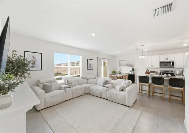 4th image of 8210 Dolphin Bluff Blvd, Wesley Chapel, FL 33545 | MLS# TB8517145