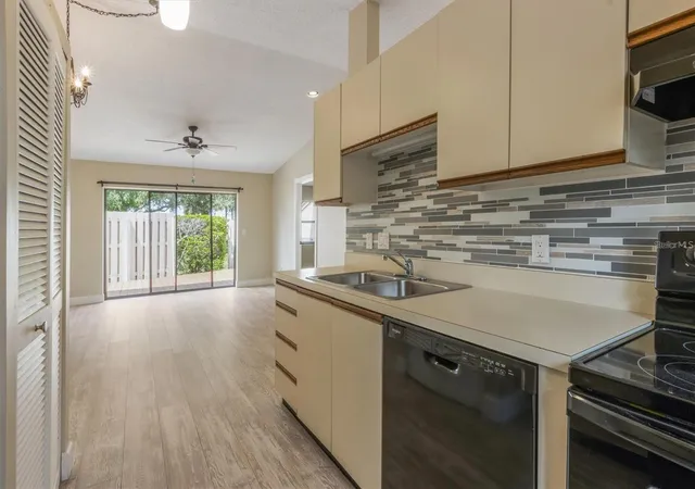 4th image of 2903 62nd St W, BRADENTON, FL 34209