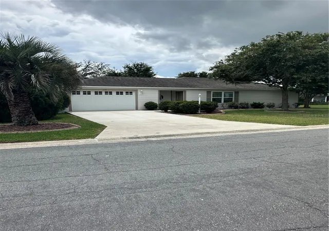 Photo 3 of Single family home for sale at 716 Truman Ave, Lady Lake, FL 32159 | MLS# G5113512 | Listing updated on 2026-09-30