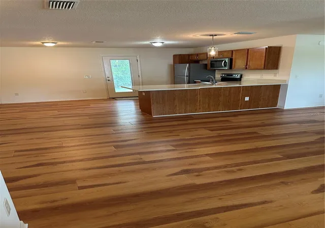 Photo 3 of Single family home for sale at 716 Truman Ave, Lady Lake, FL 32159 | MLS# G5113512 | Listing updated on 2026-09-30