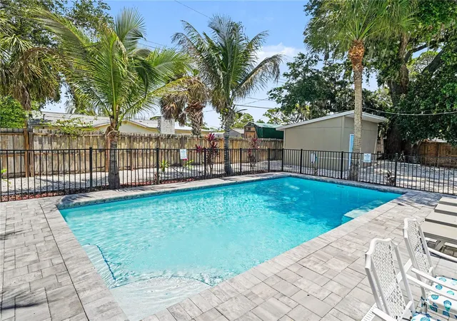 27th image of 2547 Bahia Vista St, Sarasota, FL 34239 | MLS# A4696476