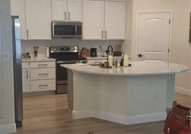 Photo 4 of Single family home for sale at 12618 Vander Way, New Port Richey, FL 34654 | MLS# W7886558 | Listing updated on 2026-06-11