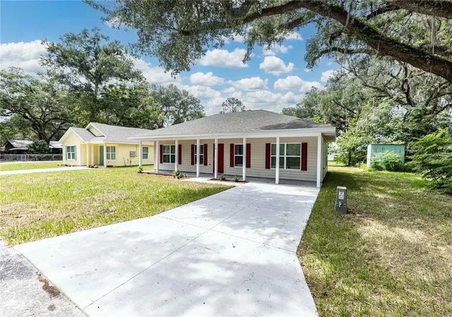 Homes for sale in Bushnell, FL | 306 E Georgia Ave, Bushnell, FL 33513 | MLS# G5113514