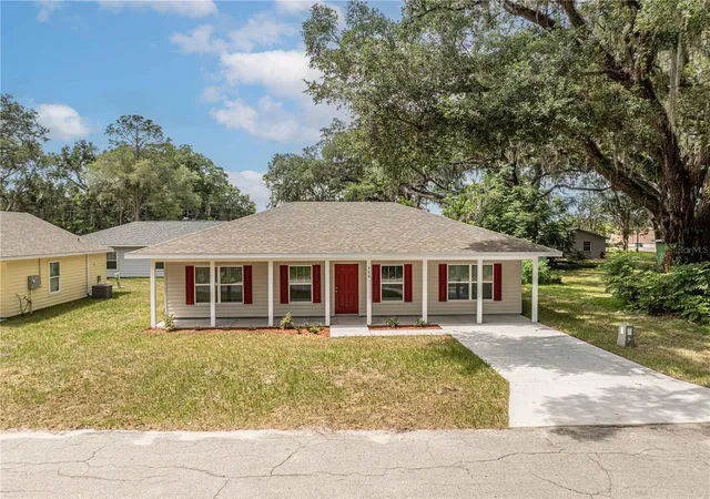 Homes for sale in Bushnell, FL | 306 E Georgia Ave, Bushnell, FL 33513 | MLS# G5113514