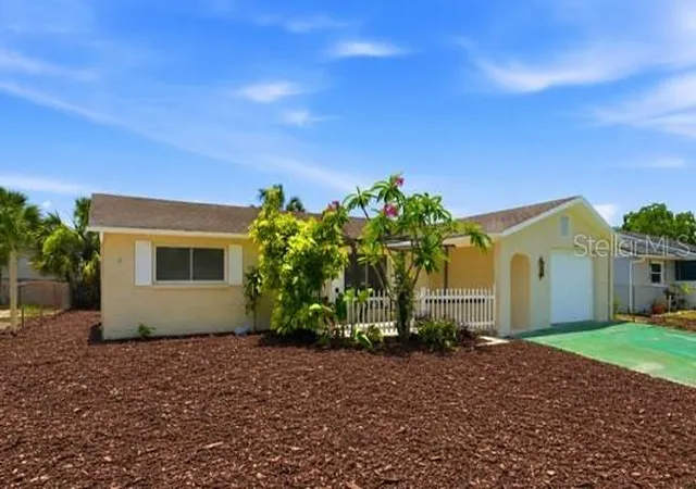 Photo 2 of Single family home for sale at 6430 Baldwyn Ave, New Port Richey, FL 34653 | MLS# TB8517235 | Listing updated on 2026-10-14