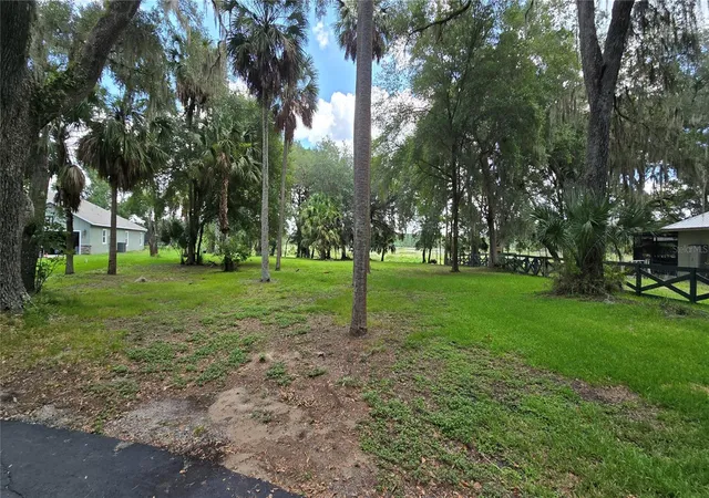 Land for sale at SE 158th Place, UMATILLA, FL 32784 | MLS# OM726281