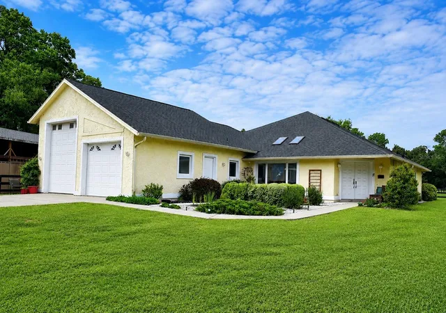1st image of 6 Wintergreen Wy, Ocala, FL 34482 | MLS# OM726286