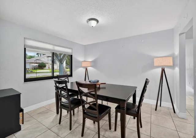 4th image of 11 Rio Pinar Trl, Ormond Beach, FL 32174 | MLS# V4949552