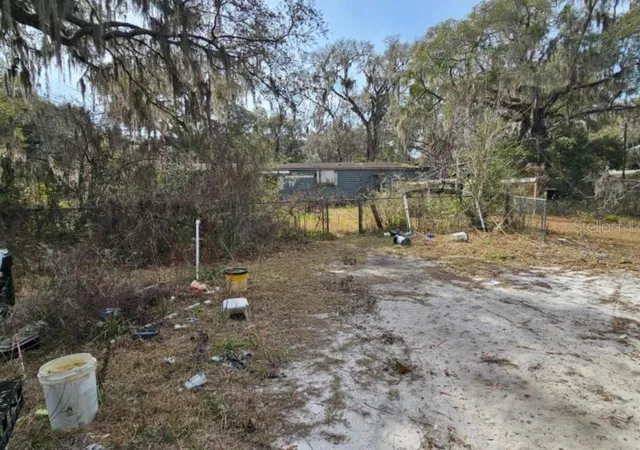 3rd image of 4210 Ne 175Th Street Rd, Citra, FL 32113 | MLS# G5113523