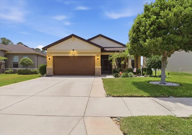 Photo 2 of Single family home for sale at 2109 Trillium Blvd, Brooksville, FL 34604 | MLS# TB8517308 | Listing updated on 2026-08-11