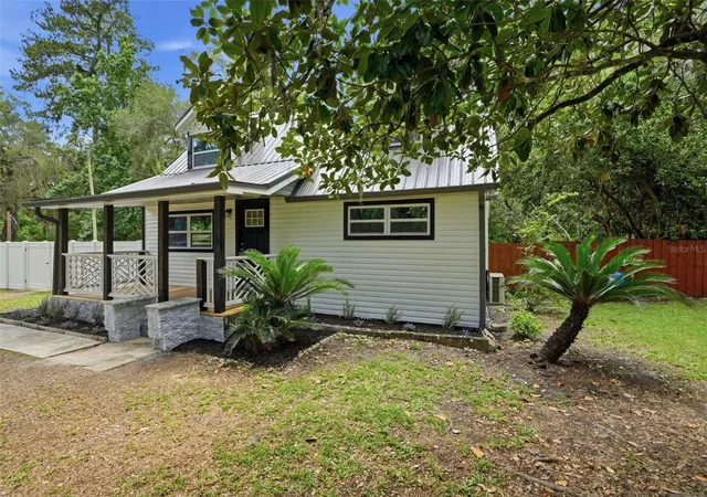Photo 3 of Single family home for sale at 14335 Snow Memorial Hwy, Brooksville, FL 34601 | MLS# W7886566 | Listing updated on 2026-09-21