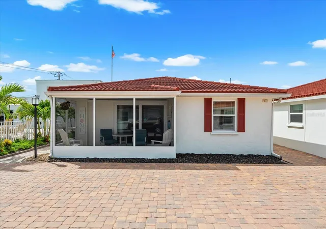 Photo 4 of House for sale at 6154 Midnight Pass Rd #B1, Sarasota, FL 34242 | MLS# A4696503 | Listing updated on 2026-08-28