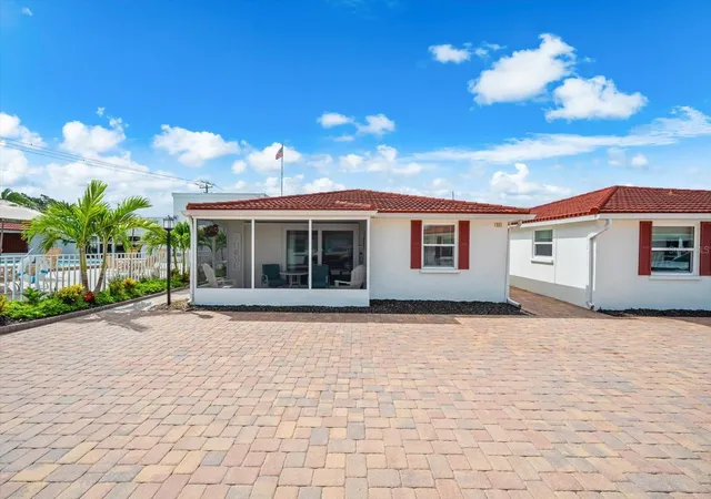 Photo 5 of House for sale at 6154 Midnight Pass Rd #B1, Sarasota, FL 34242 | MLS# A4696503 | Listing updated on 2026-08-28