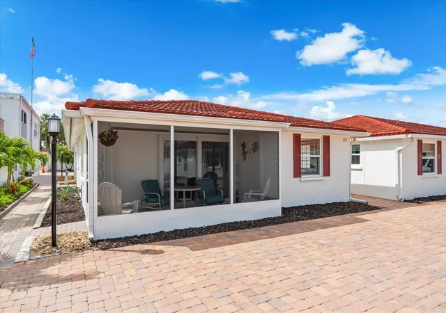 Photo 1 of Single family home for sale at 6154 Midnight Pass Rd #B1, Sarasota, FL 34242 | MLS# A4696503 | Listing updated on 2026-08-28