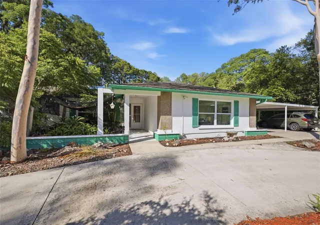 3rd image of 9116 Lakeview Dr, New Port Richey, FL 34654 | MLS# W7886572
