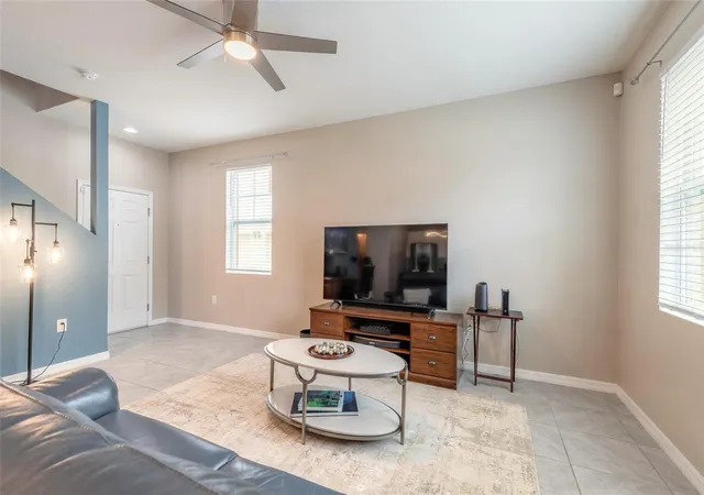 4th image of 1660 Pham Dr, Port Orange, FL 32129 | MLS# V4949555