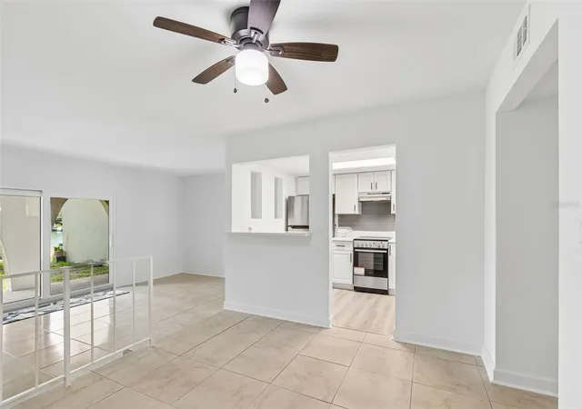 5th image of 552 Plz Seville Ct, Treasure Island, FL 33706