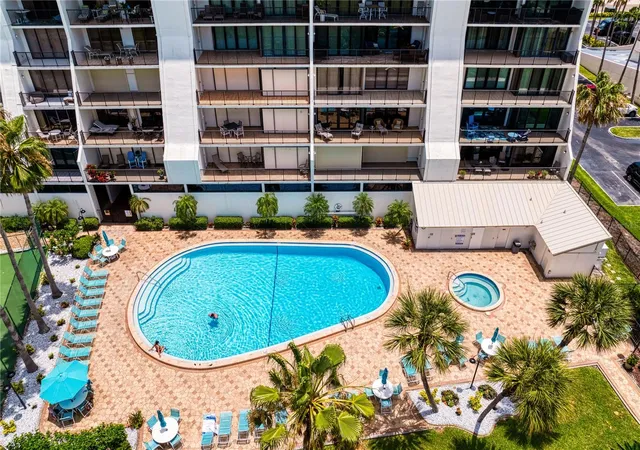 5th image of 1250 Gulf Blvd #302, Clearwater Beach, FL 33767 | MLS# TB8517352