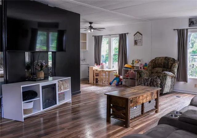 3rd image of 5843 Ne 167Th Ave, Silver Springs, FL 34488 | MLS# OM726295