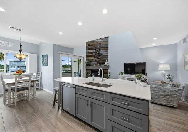 Photo 2 of Townhouse for sale at 2395 Hanover Dr, Dunedin, FL 34698 | MLS# TB8517365 | Listing updated on 2026-08-30