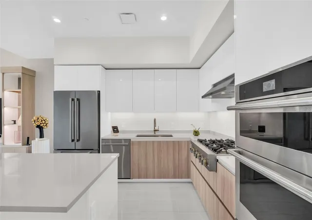Photo 1 of Condo for sale at 400 Central Ave #2705, Saint Petersburg, FL 33701 | MLS# TB8517369 | Listing updated on 2026-10-22