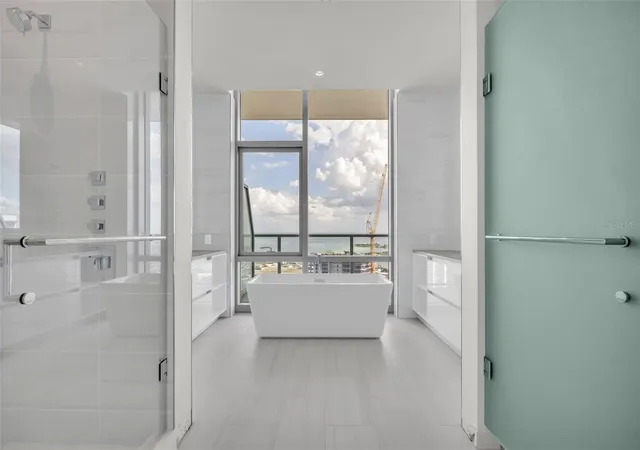 Photo 4 of Condo for sale at 400 Central Ave #2705, Saint Petersburg, FL 33701 | MLS# TB8517369 | Listing updated on 2026-10-22