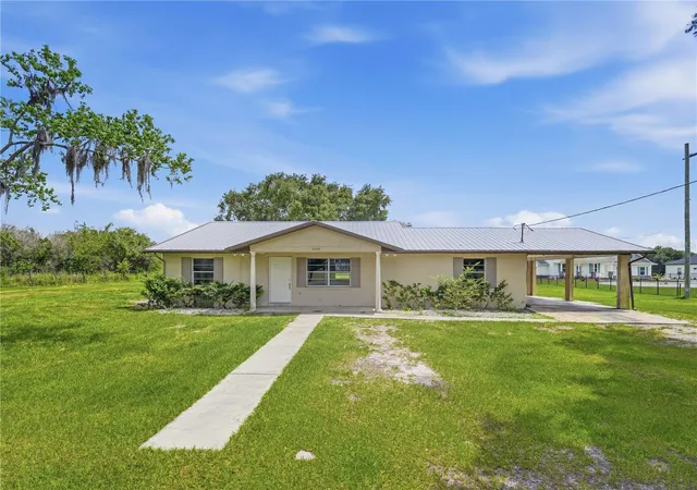 Photo 3 of Single family home for sale at 2000 Parkway Ave, St Cloud, FL 34772 | MLS# S5151583 | Listing updated on 2026-10-09