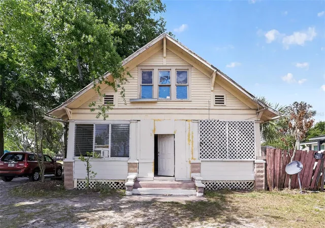 Photo 1 of Sale Pending at 103 E Magnolia St, Kissimmee, FL 34744 | MLS# O6415332 | Listing updated on 2026-09-03