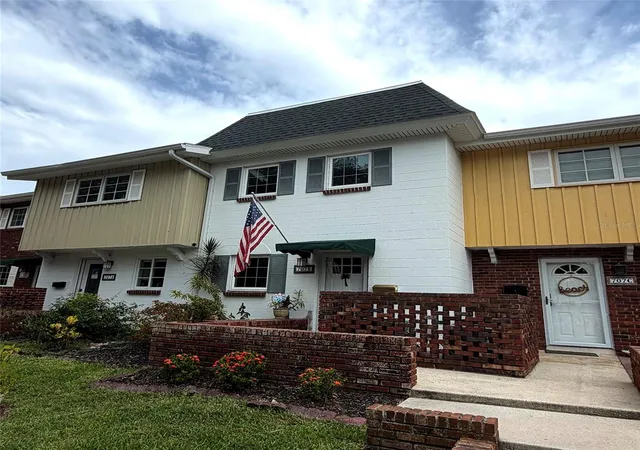 Photo 2 of Sale Pending at 707 W Venice Ave #707B, Venice, FL 34285 | MLS# N6144662 | Listing updated on 2026-09-02