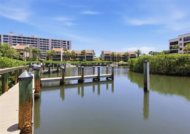 Listing Photo 3 - Condo for sale in building located at 1500 Cvs Ii Pl, SARASOTA, FL 34242 - Unit #531
