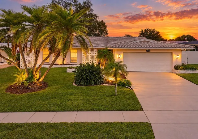 Photo 1 of Single family home for sale at 14363 Neptune Rd, Seminole, FL 33776 | MLS# TB8517398 | Listing updated on 2026-10-06
