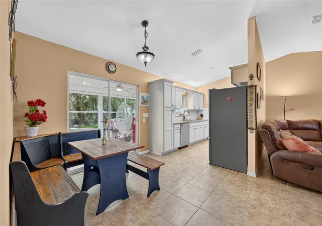 5th image of 11946 Sw 137Th Loop, Dunnellon, FL 34432 | MLS# OM726305