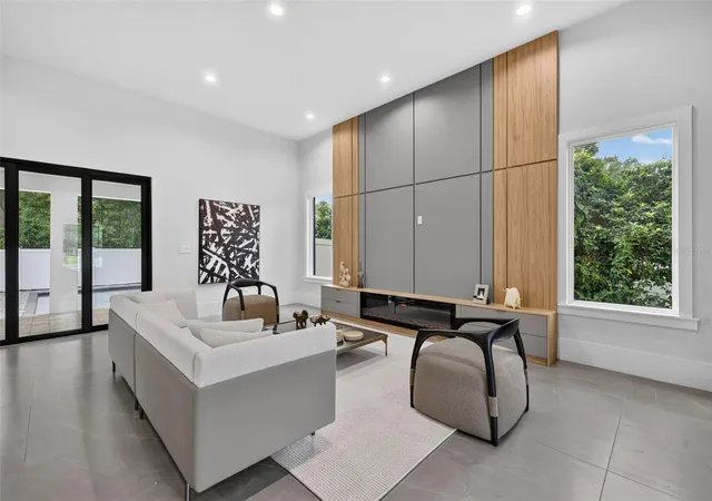 Photo 4 of Single family home for sale at 240 N Phelps Ave, Winter Park, FL 32789 | MLS# O6415360 | Listing updated on 2026-10-11