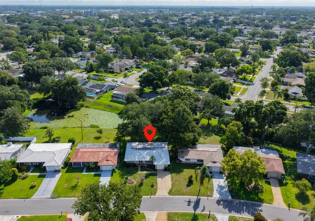5th image of 2335 Surrey Ln, Clearwater, FL 33763 | MLS# TB8517433
